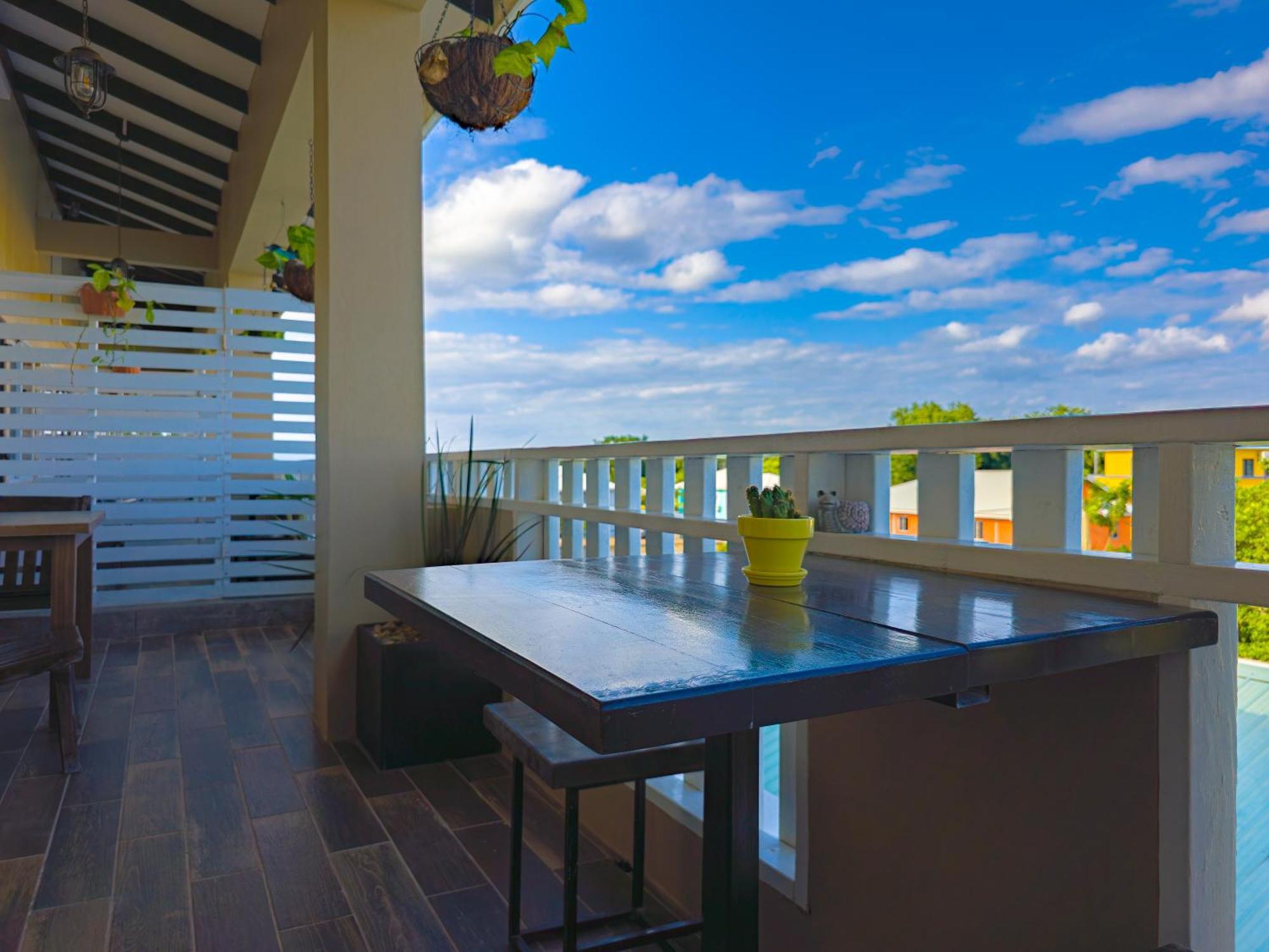 Louis' Apartments Placencia Exterior photo